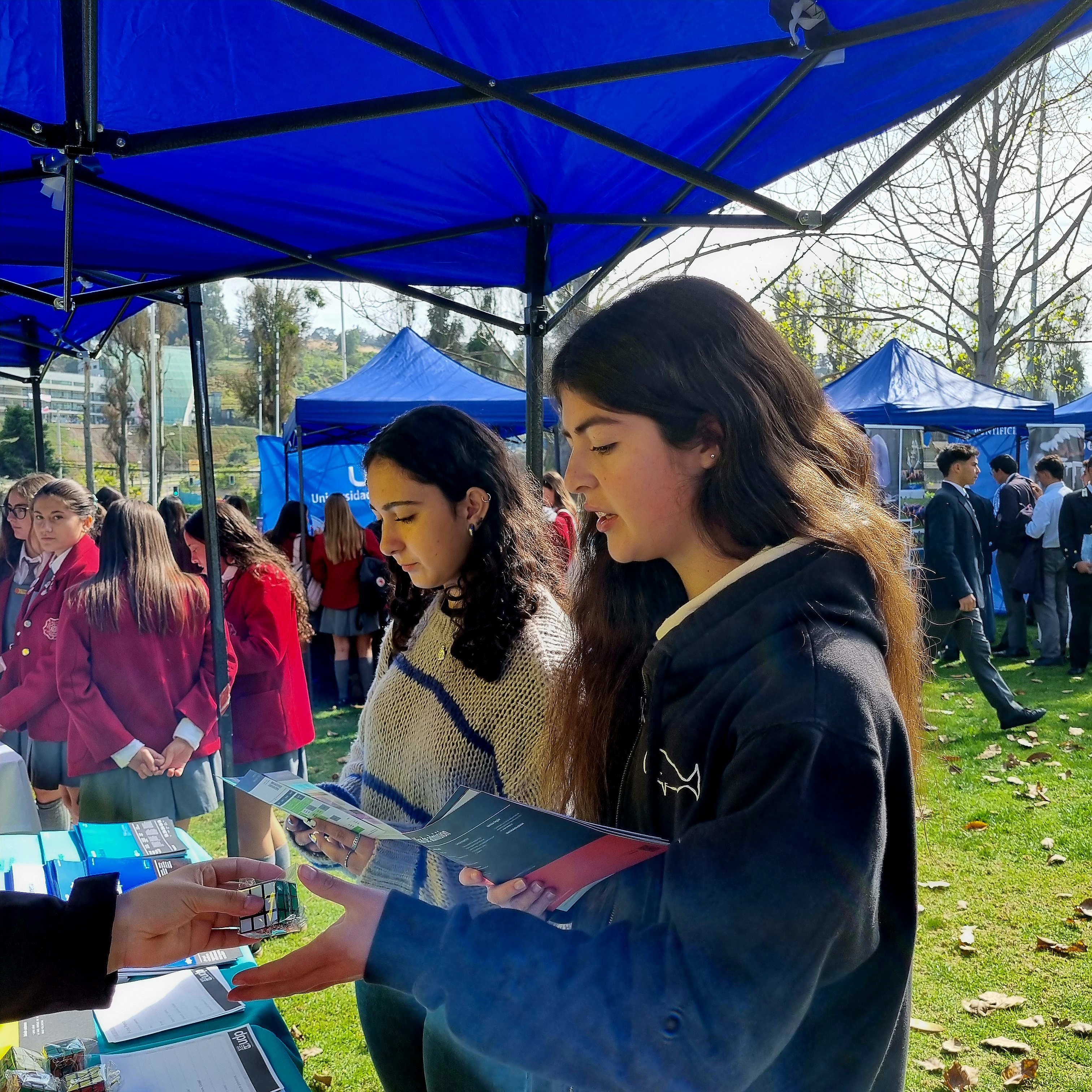 Foire professionnelle organisée par le lycée Mackay School.